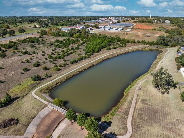 3833 DOVE Avenue, Harrah, OK 73045