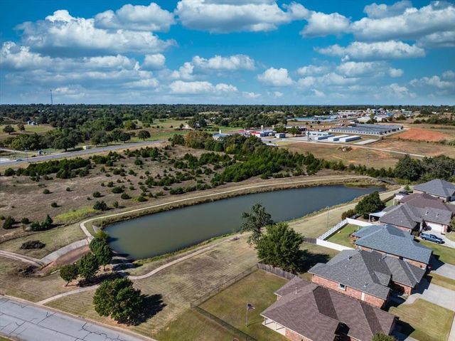 3833 DOVE Avenue, Harrah, OK 73045