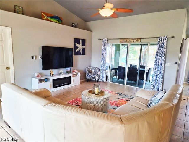1305 SW 24th ST, Cape Coral, FL 33991