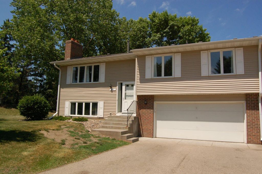 1693 Covington Lane, Eagan, MN 55122