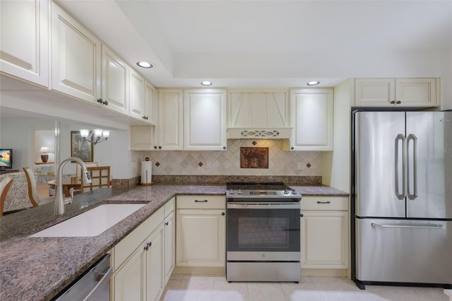 4759 WINSLOW BEACON 21, Sarasota, FL 34235