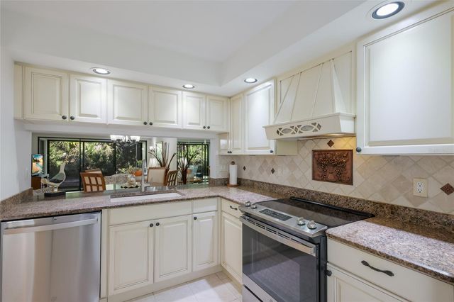 4759 WINSLOW BEACON 21, Sarasota, FL 34235