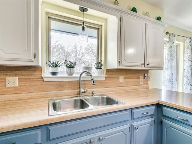 14587 S Sooner Road, Edmond, OK 73034