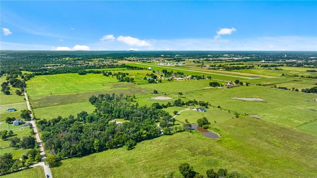 15273 Russell Road, Siloam Springs, AR 72761