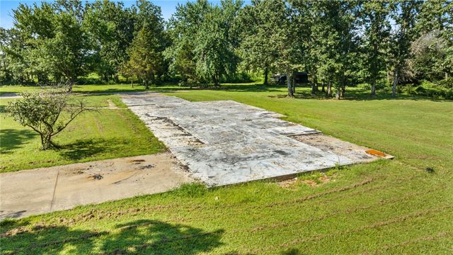 15273 Russell Road, Siloam Springs, AR 72761