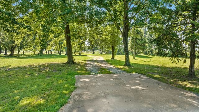 15273 Russell Road, Siloam Springs, AR 72761