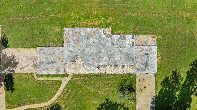 15273 Russell Road, Siloam Springs, AR 72761