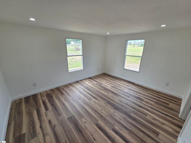 217 Angells Drive, Woodruff, SC 29388