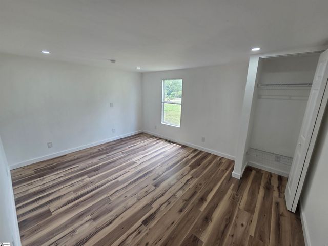 217 Angells Drive, Woodruff, SC 29388