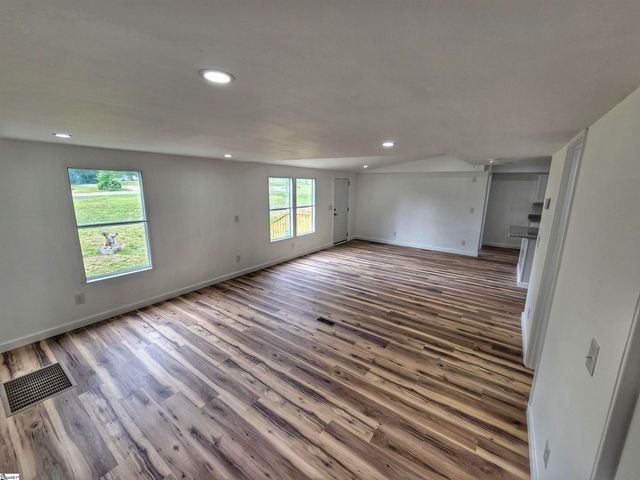 217 Angells Drive, Woodruff, SC 29388