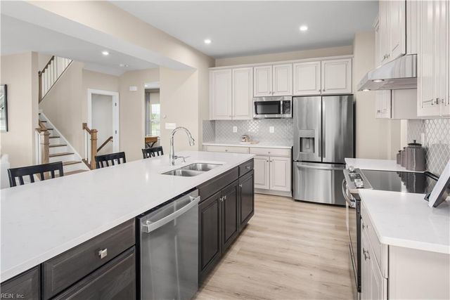 7140 Holiday LN, Toano, VA 23168
