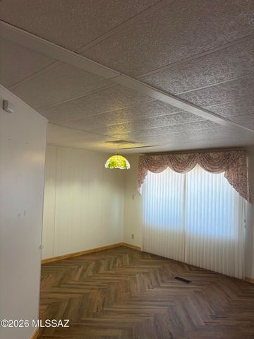 6 W La Pinon, Green Valley, AZ 85614