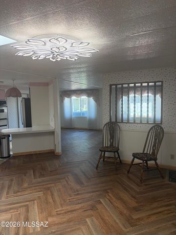 6 W La Pinon, Green Valley, AZ 85614