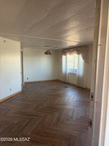 6 W La Pinon, Green Valley, AZ 85614