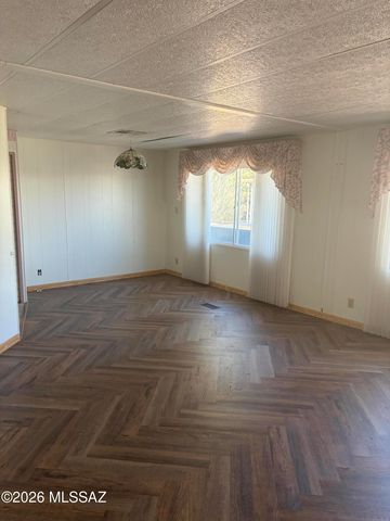 6 W La Pinon, Green Valley, AZ 85614