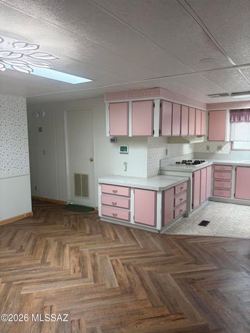 6 W La Pinon, Green Valley, AZ 85614