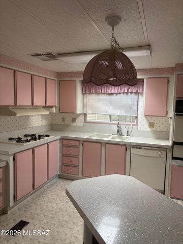 6 W La Pinon, Green Valley, AZ 85614