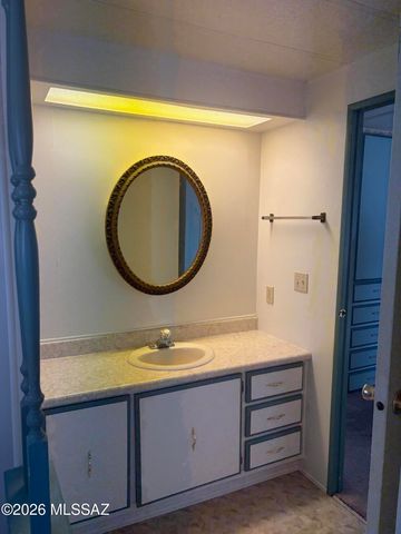 6 W La Pinon, Green Valley, AZ 85614