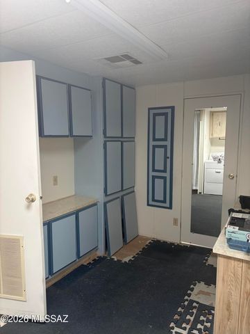 6 W La Pinon, Green Valley, AZ 85614