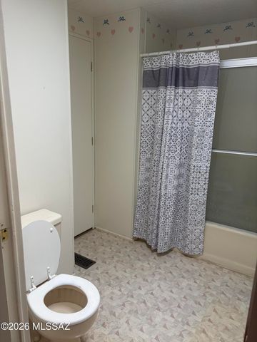 6 W La Pinon, Green Valley, AZ 85614