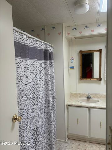 6 W La Pinon, Green Valley, AZ 85614