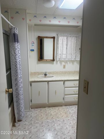 6 W La Pinon, Green Valley, AZ 85614