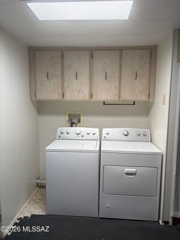 6 W La Pinon, Green Valley, AZ 85614