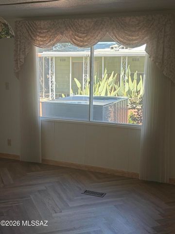 6 W La Pinon, Green Valley, AZ 85614