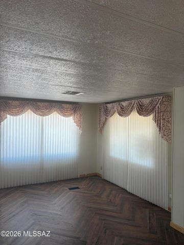 6 W La Pinon, Green Valley, AZ 85614