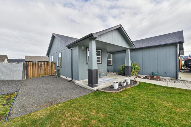 17615 E 3rd Ln, Greenacres, WA 99016