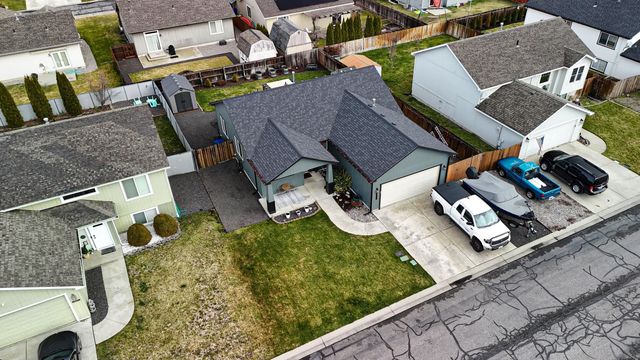 17615 E 3rd Ln, Greenacres, WA 99016