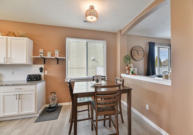 17615 E 3rd Ln, Greenacres, WA 99016