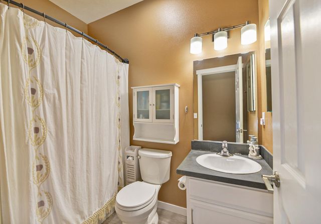 17615 E 3rd Ln, Greenacres, WA 99016