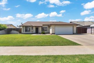 1395 Pine Drive, Lemoore, CA 93245