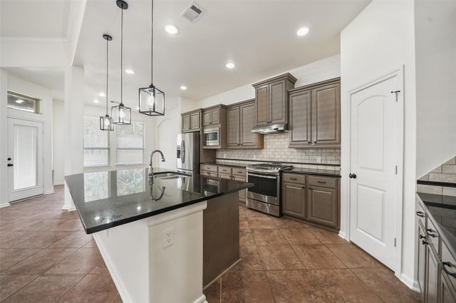 3522 Woods Estates Drive, Conroe, TX 77304