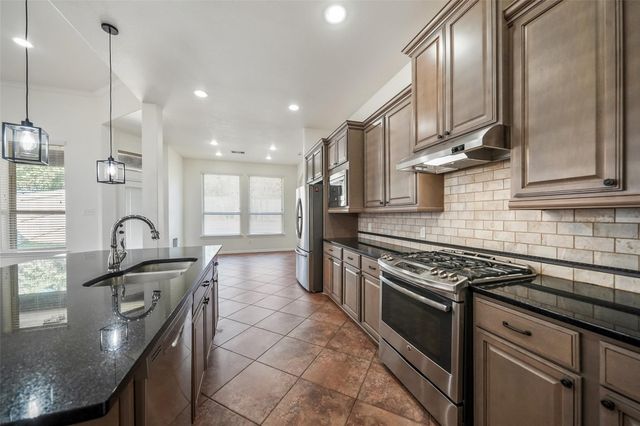 3522 Woods Estates Drive, Conroe, TX 77304