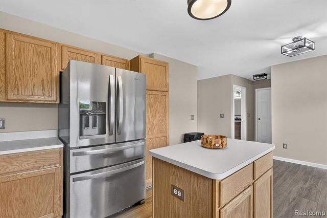 12443 Peabody Drive, Fenton, MI 48430
