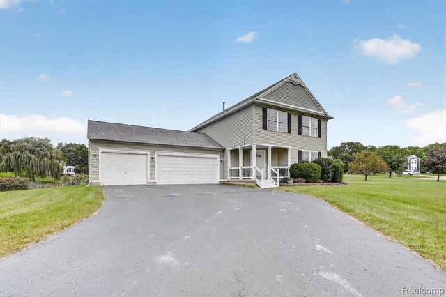 12443 Peabody Drive, Fenton, MI 48430