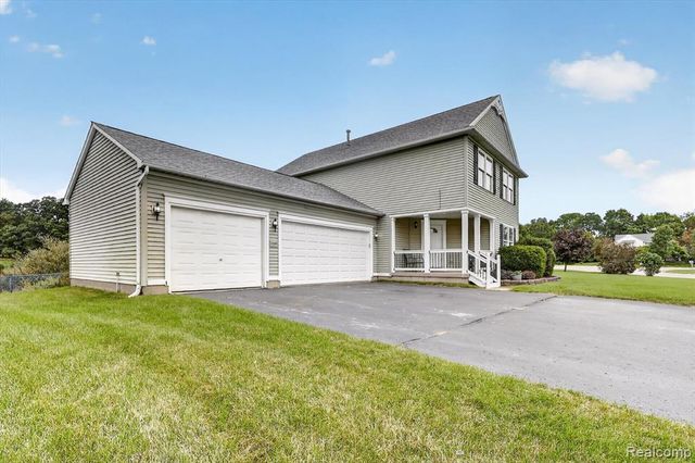 12443 Peabody Drive, Fenton, MI 48430