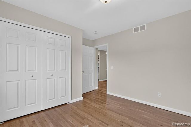 12443 Peabody Drive, Fenton, MI 48430