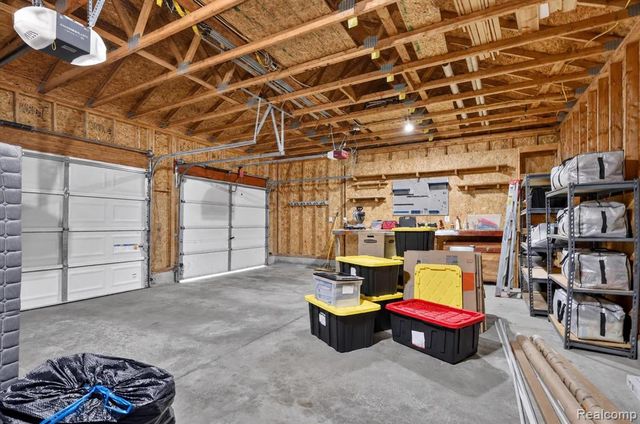12443 Peabody Drive, Fenton, MI 48430