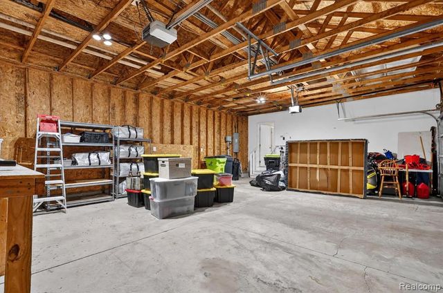 12443 Peabody Drive, Fenton, MI 48430