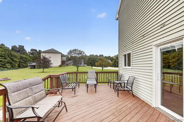 12443 Peabody Drive, Fenton, MI 48430