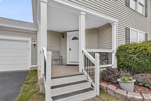 12443 Peabody Drive, Fenton, MI 48430
