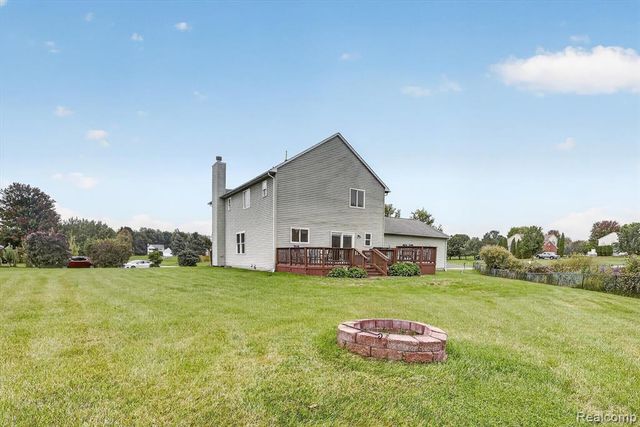 12443 Peabody Drive, Fenton, MI 48430