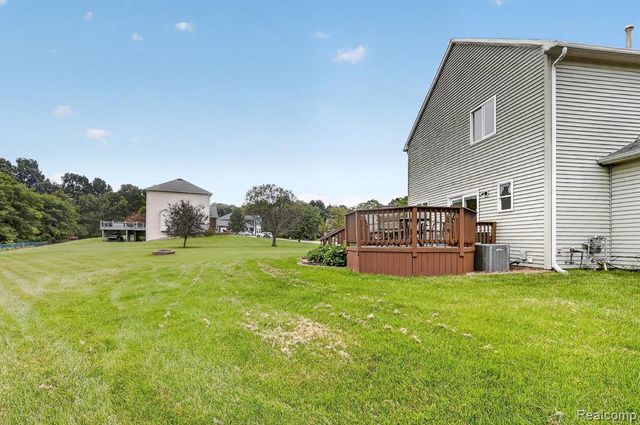 12443 Peabody Drive, Fenton, MI 48430
