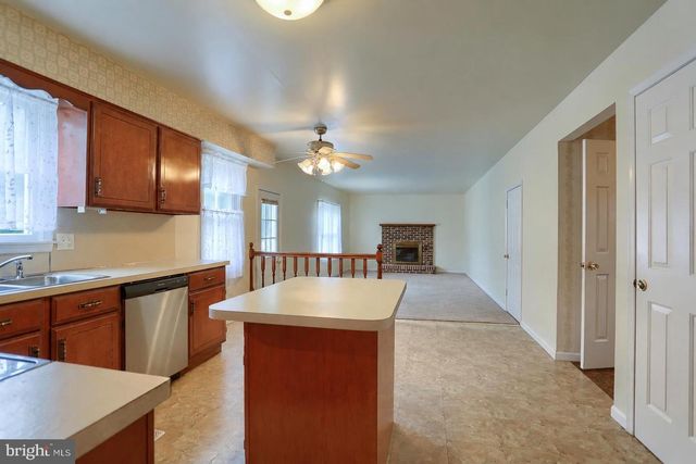 132 SHOLLY DR, Mechanicsburg, PA 17055