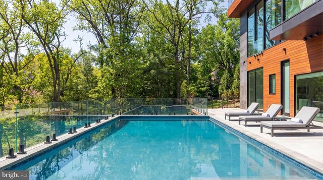 2676 CHAIN BRIDGE RD NW, Washington, DC 20016