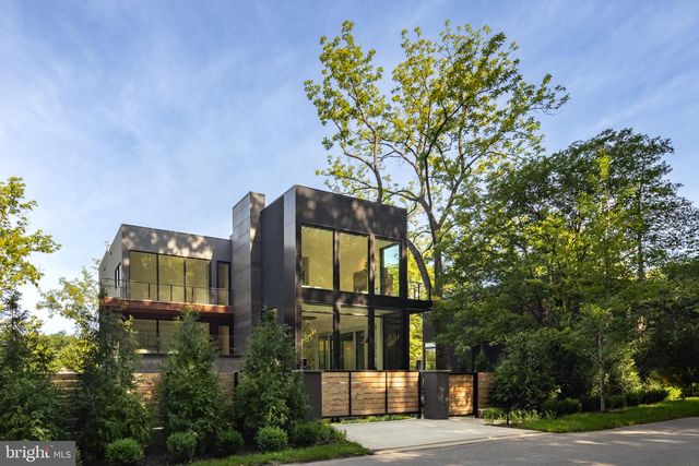 2676 CHAIN BRIDGE RD NW, Washington, DC 20016