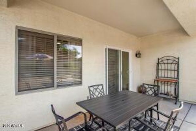 2096 E RIVIERA Drive, Chandler, AZ 85249